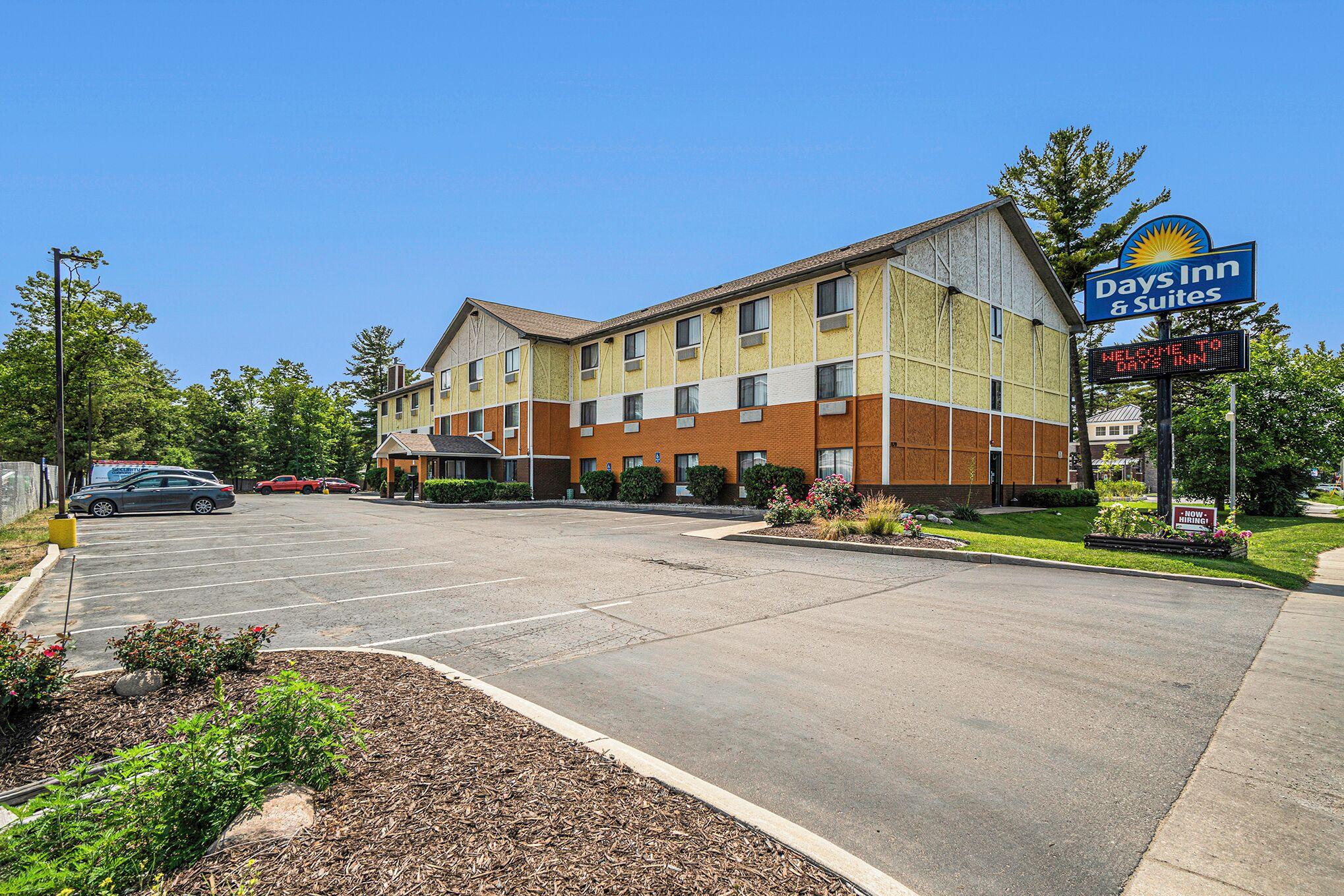 Where to Stay Near Traverse City State Park: 4 Airport Hotels Reviewed