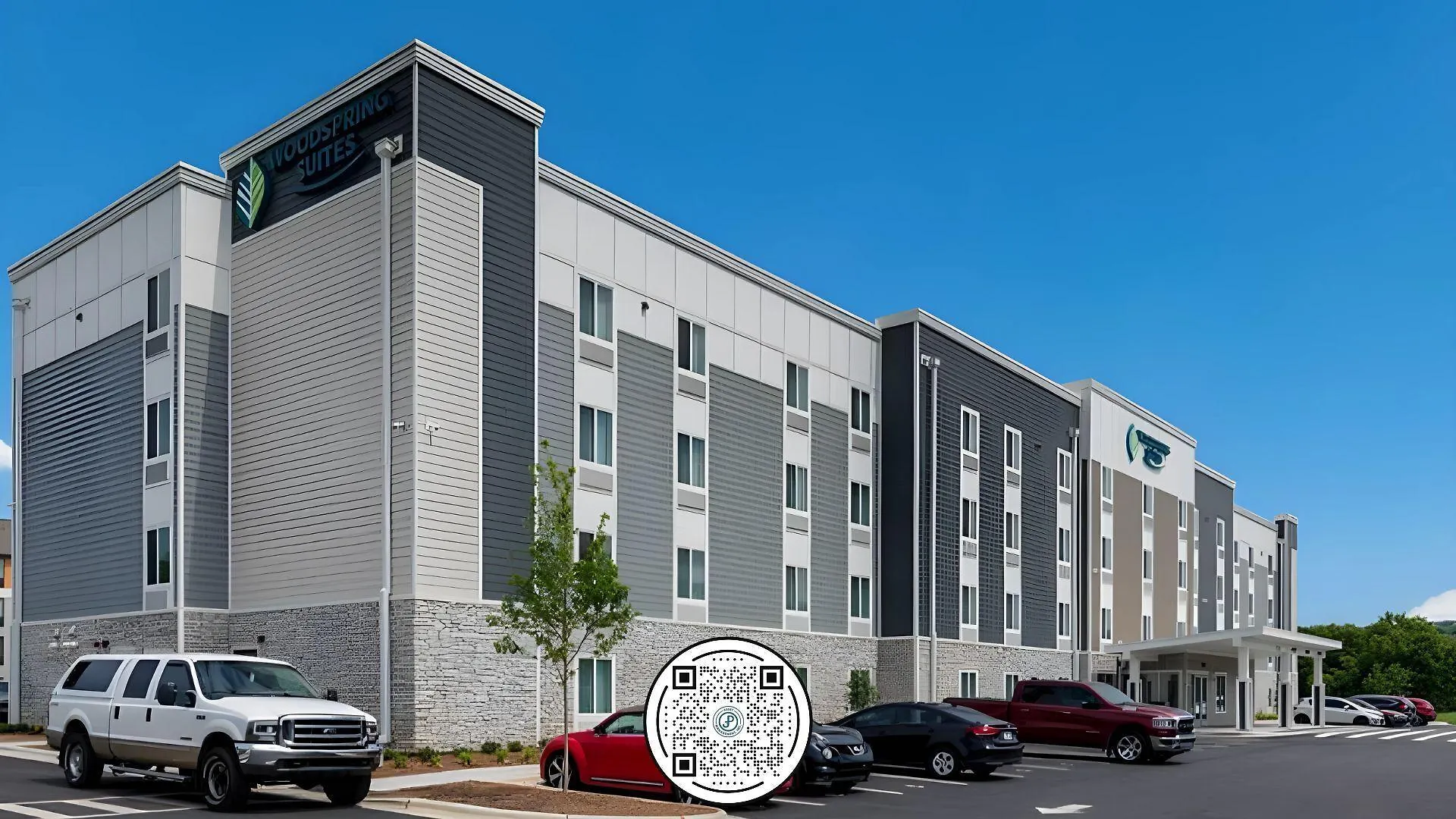 Staying Near Mayslake Peabody Mansion: 4 Solo Hotels Compared