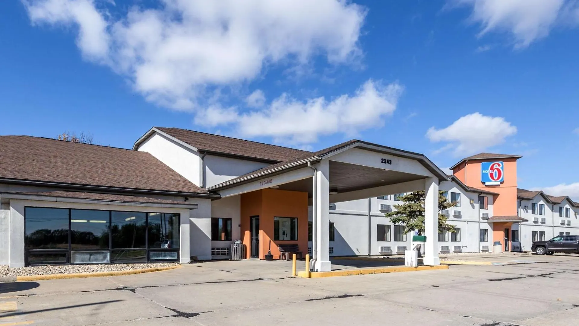 Staying in Iowa: 13 Family Hotels Compared